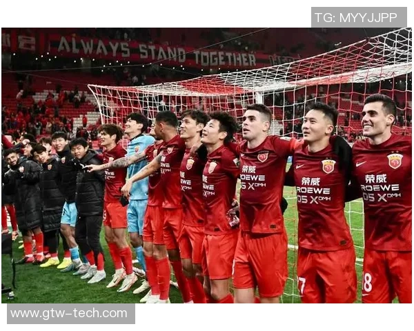 上海队迎战横滨水手全力争胜展现中日足球对抗魅力